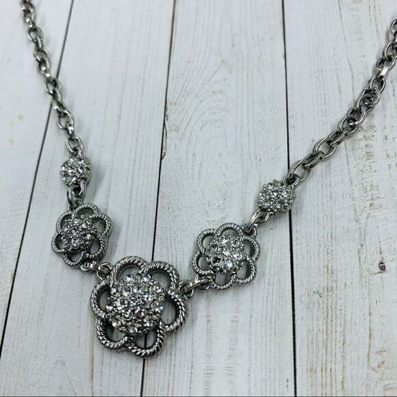 2028 Silver Crystal Flower Necklace - Picture 2 of 3